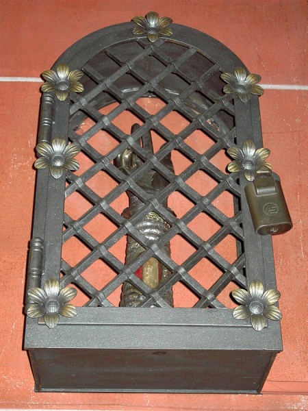 Datei:Armreliquar Lubentius.JPG